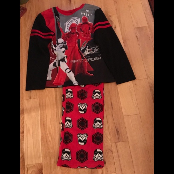 Box # 4 BUNDLE 3 Fleece Kids Winter, 1 Star Wars Summer, 1 Lego Movie Summer Pjs - Picture 3 of 6